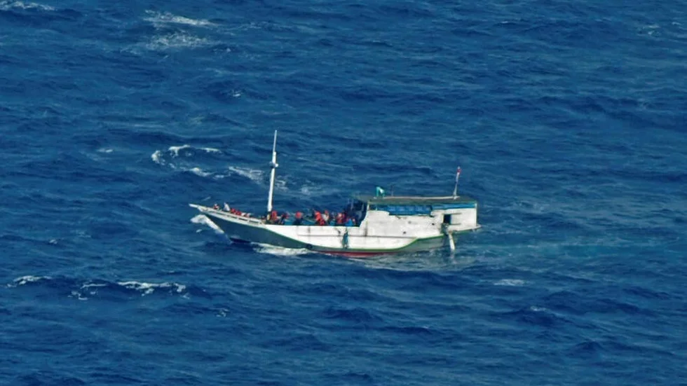 Om man anser att lagstiftningen bör konstrueras så att den är förenlig med grundläggande moraliska principer, då kan man endast komma till en slutsats: lagen om flyktingsmuggling är för bred och blir orättfärdig när den hindrar människor från att agera moraliskt.