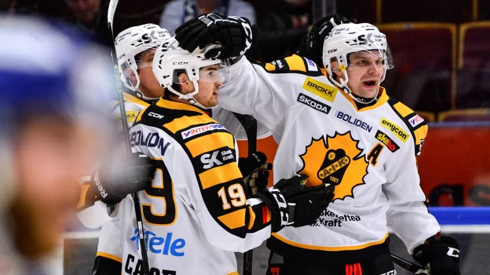Andrew Calof och Janne Pesonen var två stora profiler i Skellefteå som besegrade nykomlingen Rögle med klara 4-0.