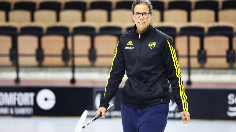 Sabina Wedberg är SSL:s enda kvinnliga tränare. Nu vill hon ta Endre till den absoluta toppen.