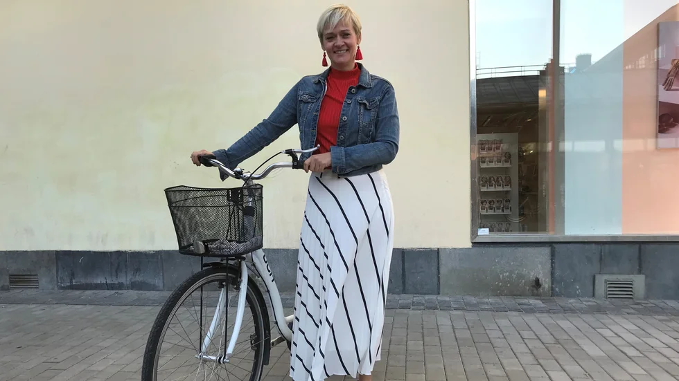 "Miss Farmors röda tråd är en 50-årig kvinna som åldras. Torra slemhinnor, ögon som rinner, inkontinens och alla andra sorters besvär som vi drabbas av, säger Anna Bergfors.