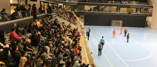 AFC vann i futsalpremiären inför storpublik