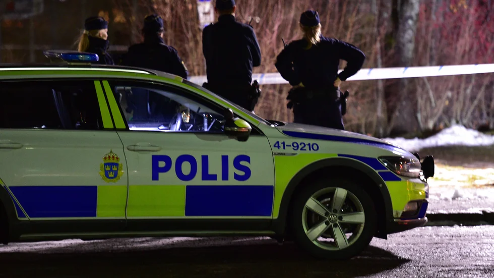 Polisens fältarbete övergick på fredagen helt till inre spaningsarbete. Det kan ta lång tid att klara upp skjutningen vid Östra skolan, enligt utredningsgruppen.