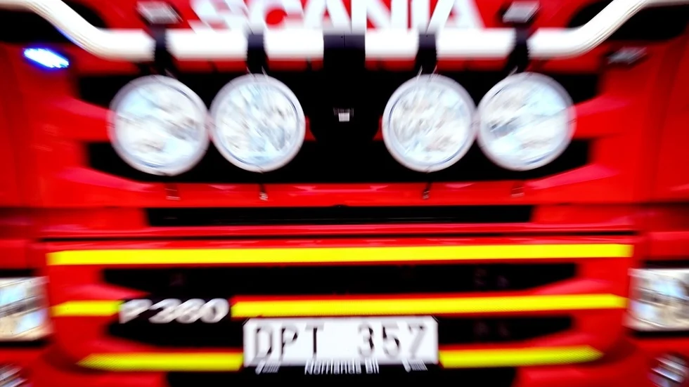 Räddningstjänsten fick släcka bilbränder på söndagsnatten.