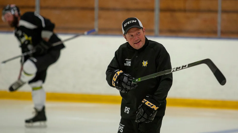 Patrik Söderlund leder Motala AIF i vinterns division 3 som startar nu på söndag. Premiär borta mot Skillingaryd.