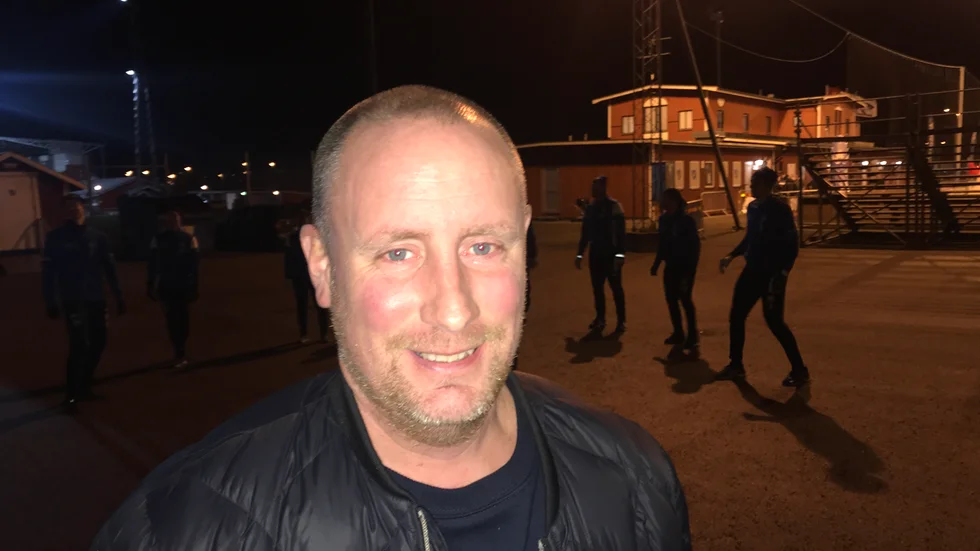 Johan Sixtensson landade i Motala på onsdagen och berättade om svenska mästarnas lilla formsvacka i elitserien. Men säsongen är lång och viktigast är att vinna säsongens sista match.