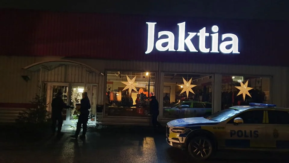 Inbrottet inträffade vid kl 3 på natten mot torsdagen. "Frågan är om det är en liga som cirkulerar", säger Anneli Nordin, ekonomiansvarig, dagen efter inbrottet.