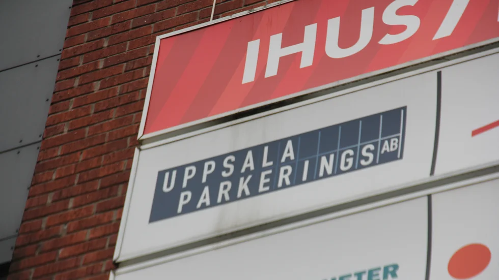 Hård kritik mot ledningen för det kommunala bolaget Uppsala Parkering från personalen.
