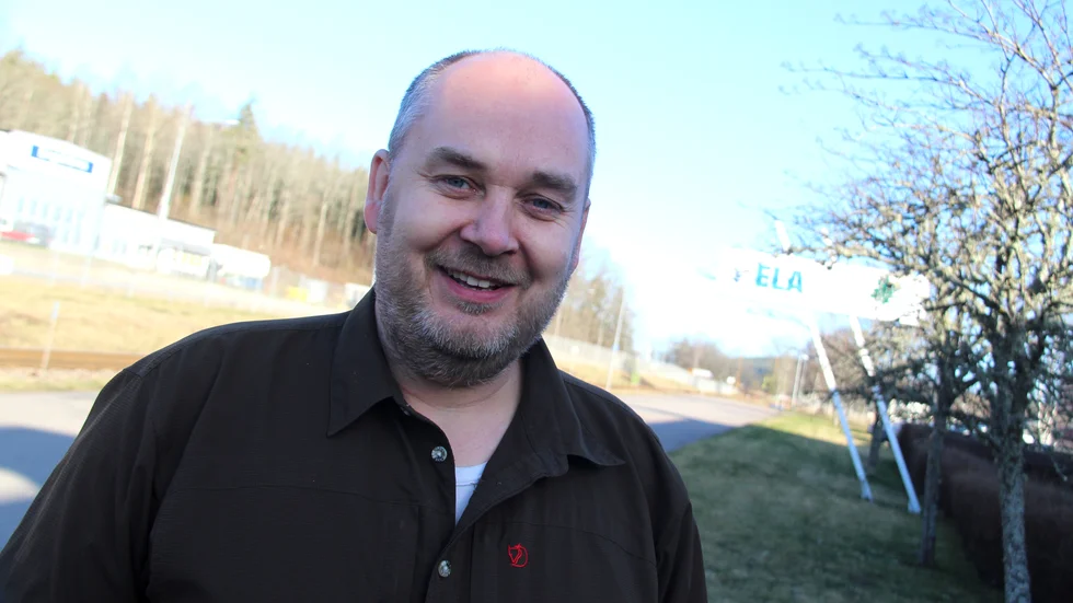 ELA Skogsservice och vd:n Göran Andersson är ett av åtta företag som nu inlett ett samarbete med Bäckskolan i Kisa.