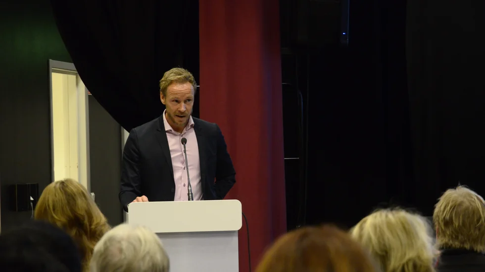 Vård- och omsorgsnämndens ordförande Linus Fogel (S) berättar att det planeras för en ny gruppbostad i kommunen.