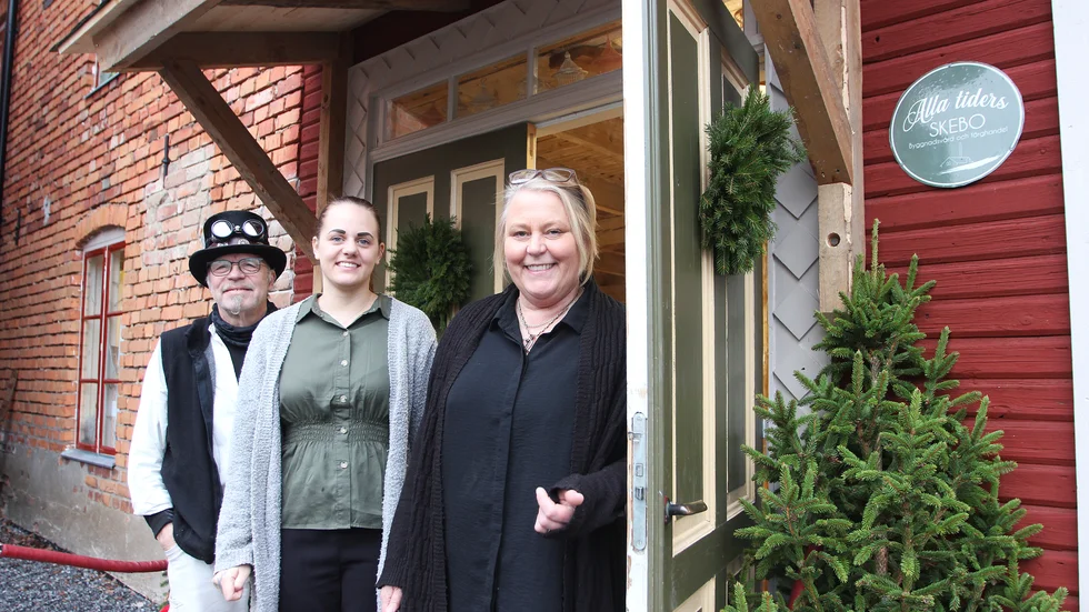 Beng Nordrup, Moa Carlsson och Jane Nordrup slog upp dörrarna för butiken i forna snickerifabriken i Skebokvarn den 15 december. 