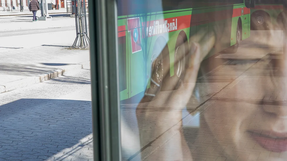Fortsatt huvudvärk för eleverna som drabbas när skolkorten inte räcker till? Ingen snar lösning tycks vara möjlig.