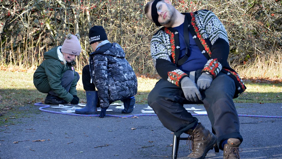 Zombiepiraten kapten Jack försöker vakta sin skatt. Men han är lite trött och somnar emellanåt. Då passar barnen på att försöka ta hans skatt.
