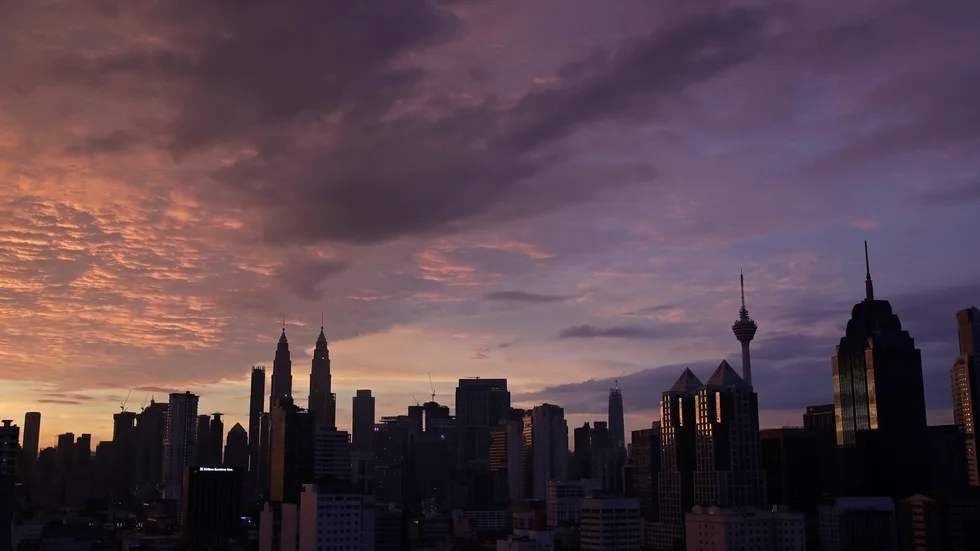 Det mörknar över den asiatiska ekonomin. På bilden Kuala Lumpur i Malaysia. Arkivbild.