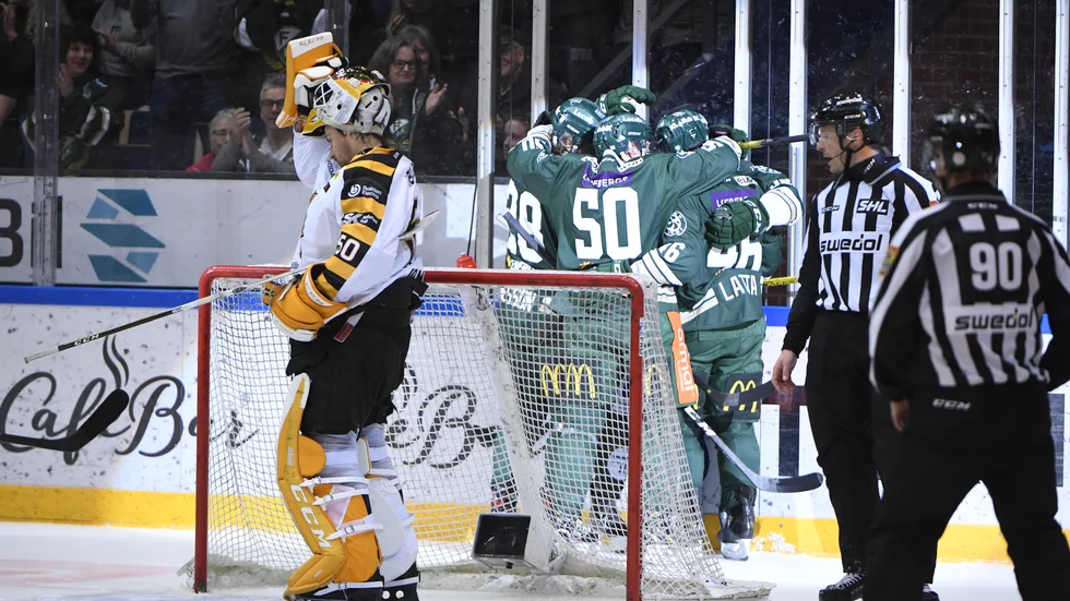 AIK räcker inte till mot topplagen den här säsongen. Färjestad blev för svåra och AIK föll med 2–4 i Karlstad. Sjätte raka förlusten mot de fyra topplagen.