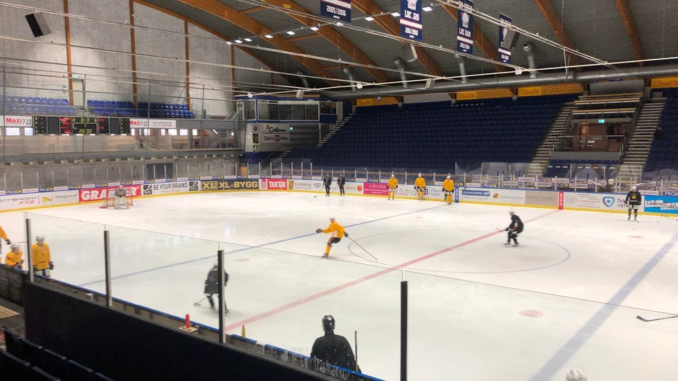 Här, i Stångebrohallen, kommer det nya J18-laget att spela.