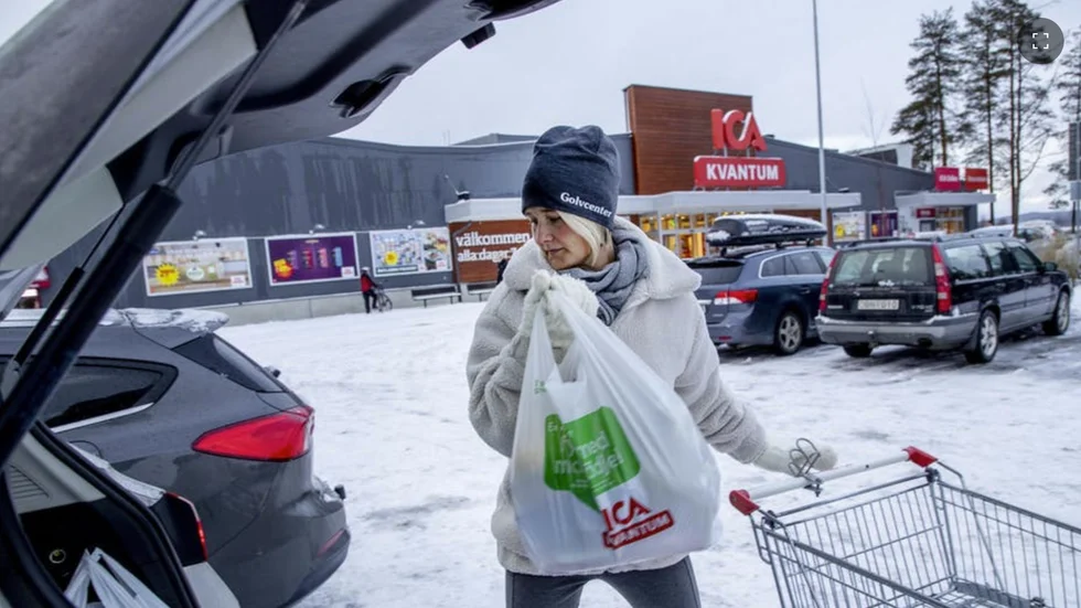 ”Det är trist att Ica utesluter vissa. Det blir en försämring för dem”, säger Helene Andersson.