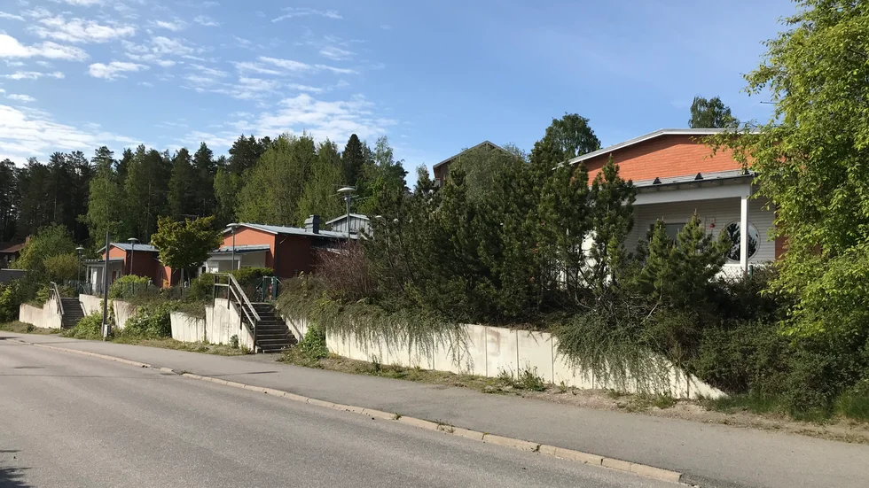 Det är i de här tre husen, med adressen Platåvägen, som det blir sex stycken lägenheter vardera. 