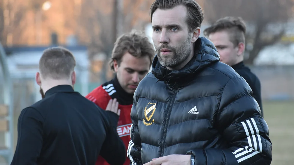 Erik Svensson gör sin andra säsong som huvudtränare i Rimforsa IF.