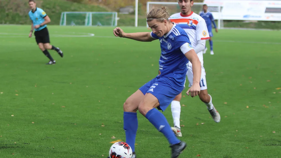 Niklas Rautiainen testades som defensiv mittfältare i Värmbols möte med Enköpings SK som slutade 0-0.