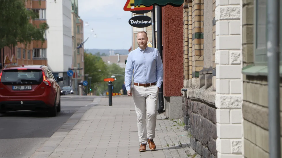 Sjukvården i all ära, men Sakarias Mårdh önskar att även personalen på landets äldreboenden hyllas för sitt arbete.