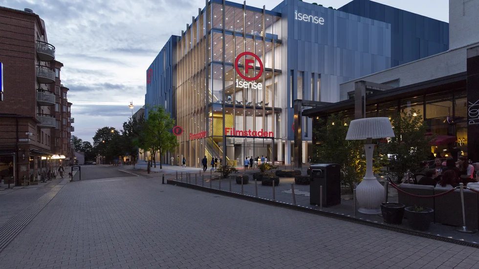 I hörnet Dragarbrunnsgatan/Klostergatan ska en ny biograf med 13 salonger byggas av fastighetsägaren Uppsala akademiförvaltning.