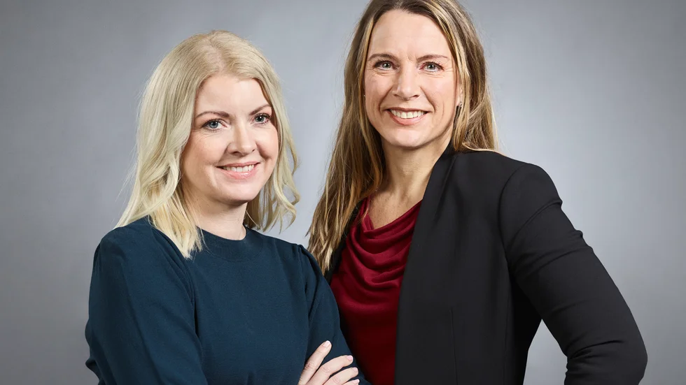 Anette Sandlund och Sara Åström har tillsammans skrivit "Vid skogens slut". 