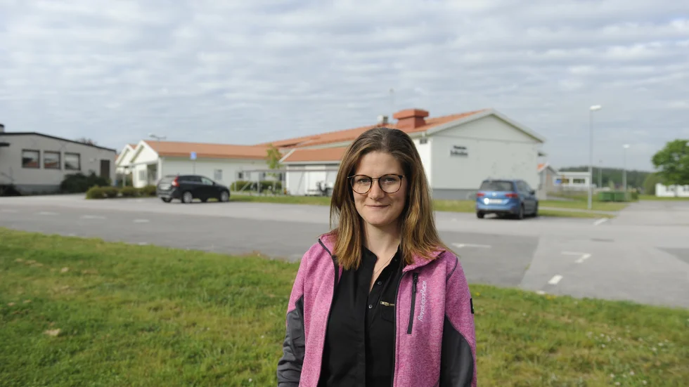 I Gamleby har har producenterna spridit ut sig för att inte stå så tätt, som en anpassning till rådande rekommendationer. Emma Norberg, som driver Rummelsrums gård engagerar sig ideellt i REKO-ring.