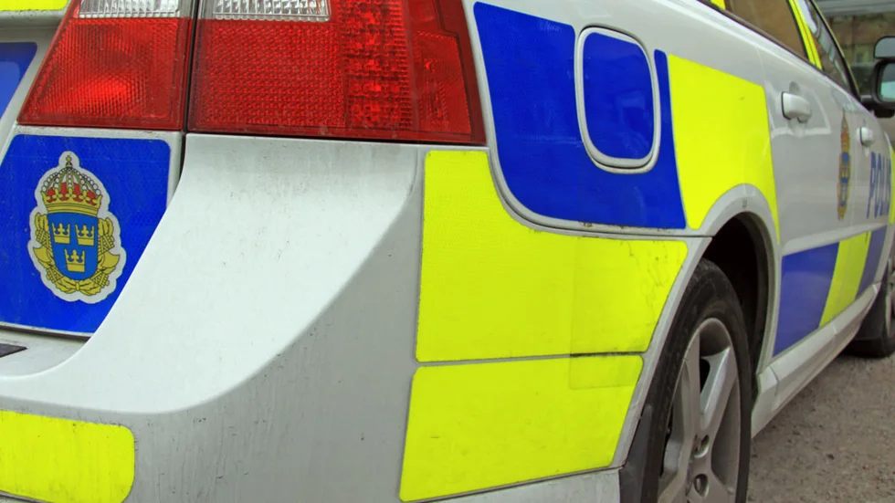Efter att polisen hade kommit till badplatsen kunde de ganska snart gripa en 44-årig man i närområdet. 