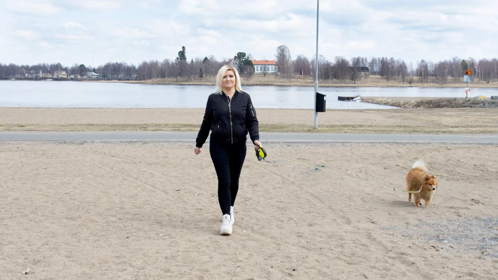 Ann-Sofie Nilsson bytte restaurangjobbet mot fängelsejobb. "Det är en utmaning", säger hon. 