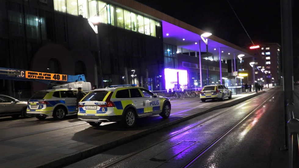 Rånet skedde mitt i natten utanför Mirum, Polisen fick senare tag på rånaren mitt i stan.