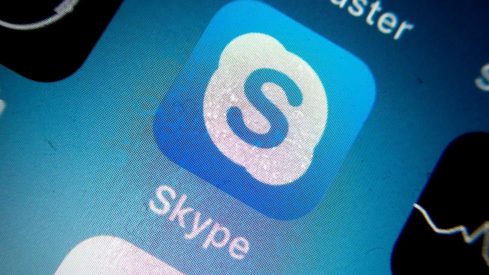 IT-kontoret förordar att Skype används som lösning för digitala sammanträden. Det kräver dock att kommunens sammanträdesrum utrustas med ny teknik.
