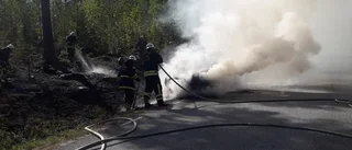Släckte brand i bil – och förhindrade spridning i skog
