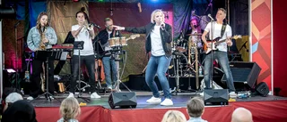 Värdighet och spelglädje när kvinnorna kliver fram