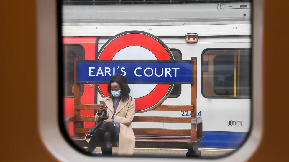 Virusskydd i Londons tunnelbana. Arkivbild.