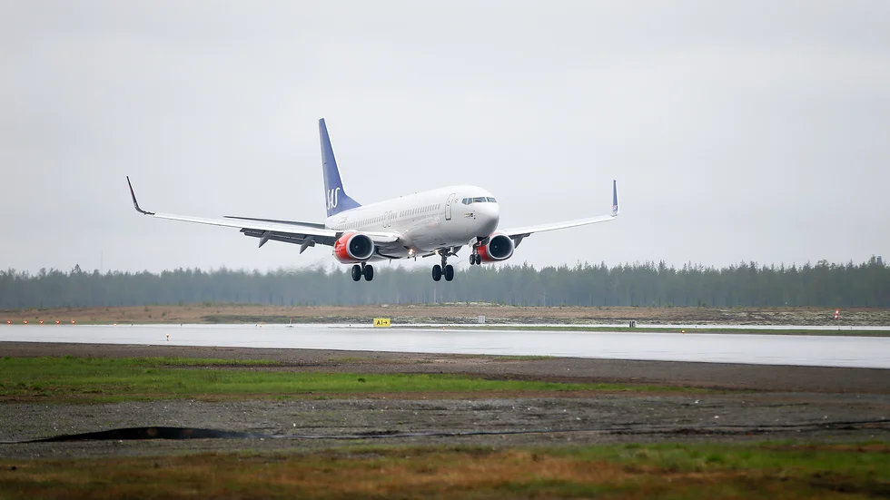 SAS hotar att ställa in flygtrafiken till Kiruna. Kommunen har köpt upp biljetter för att säkra flygen nästa vecka.