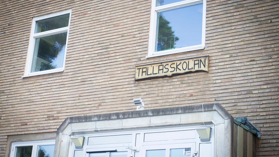 Distansundervisning på deltid fortsätter till följd av det allt skarpare coronaläget.