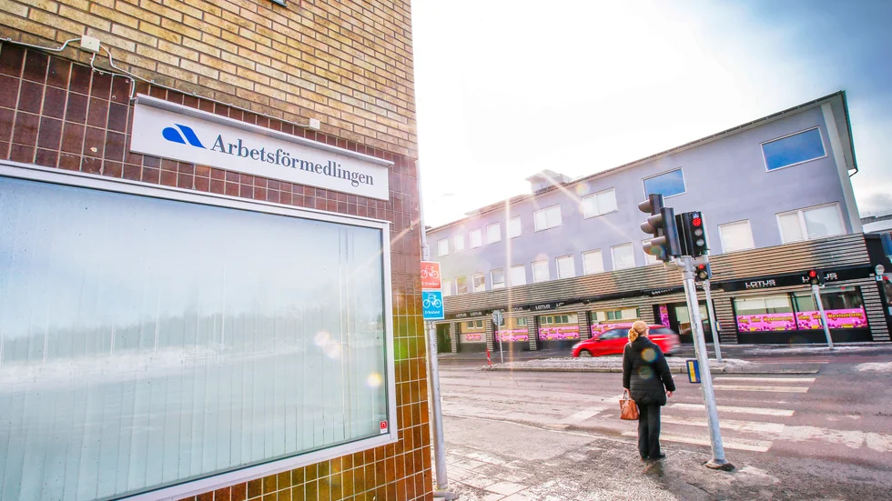 I genomsnitt var 111 procent fler inskrivna på Arbetsförmedlingen mellan vecka 10 och 16 jämfört med samma period förra året.