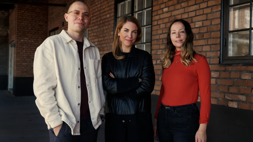 Alexis Almström, Teresa Alldén och Dunja Vujovic och Filmlance International ska producera "Vinterviken" för Netflix. Pressbild.