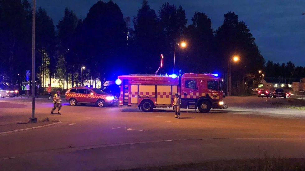 Räddningstjänst, polis och två ambulanser larmades ut till olycksplatsen. 