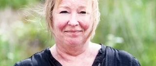 Anne har blivit biten av orm tre gånger – varnar för ormår: "Ha inte sandaler på er"