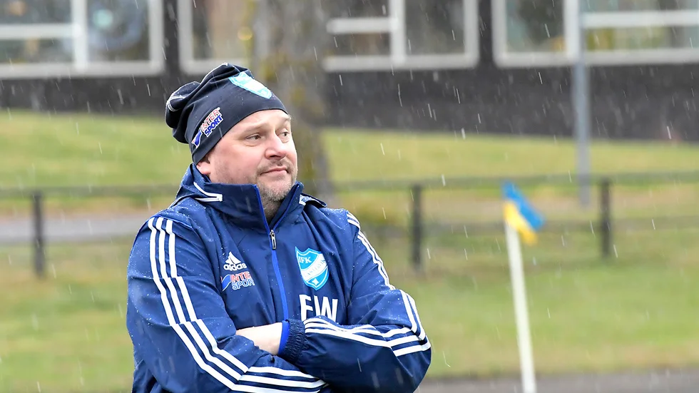 Fredrik Walfredssons IFK står inför en tuff utmaning.