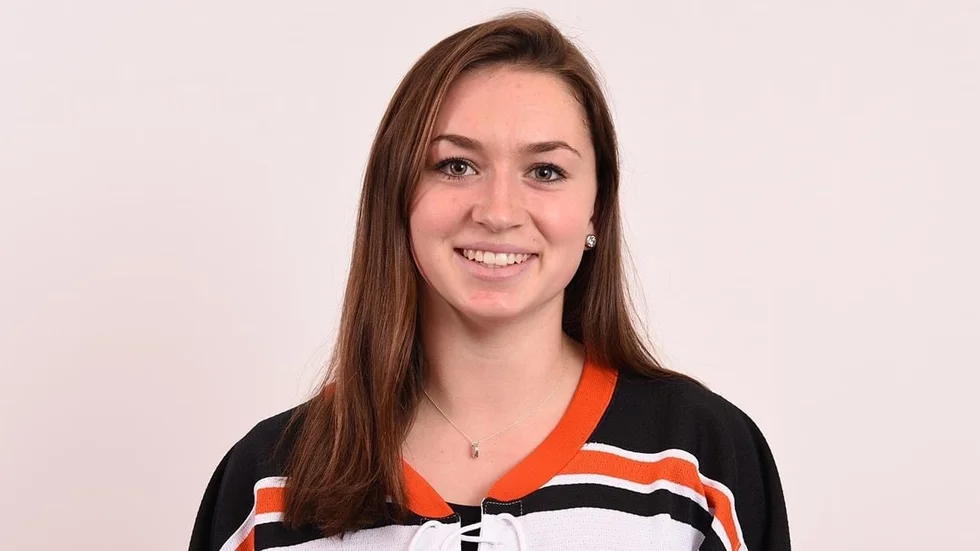 22-åriga Carly Bullock är klar för LHC.