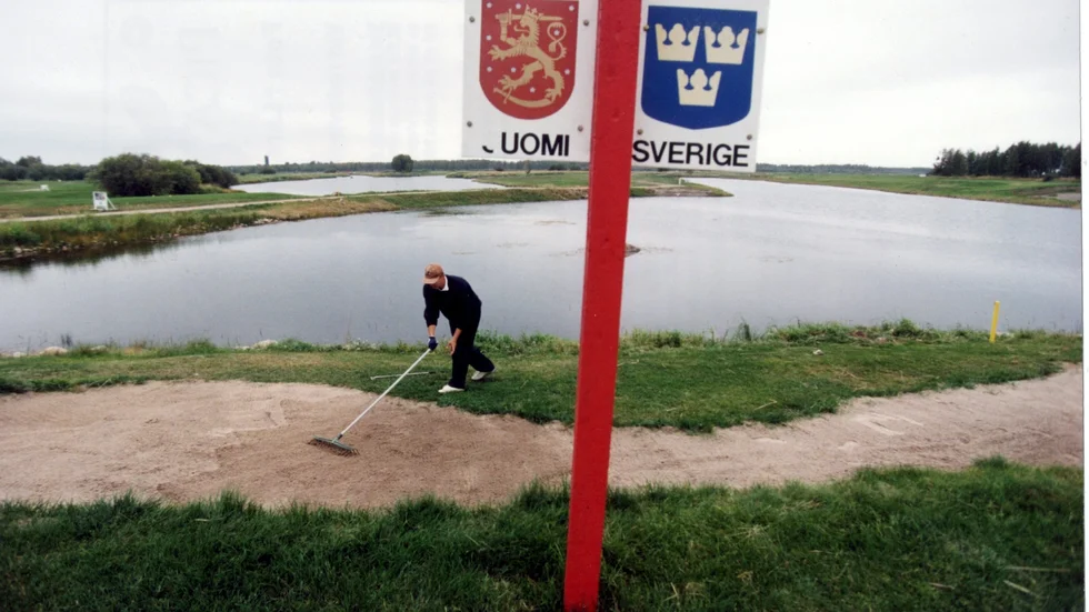 Många korsar dagligen den svensk-finska gränsen för att arbeta. Arkivbild.