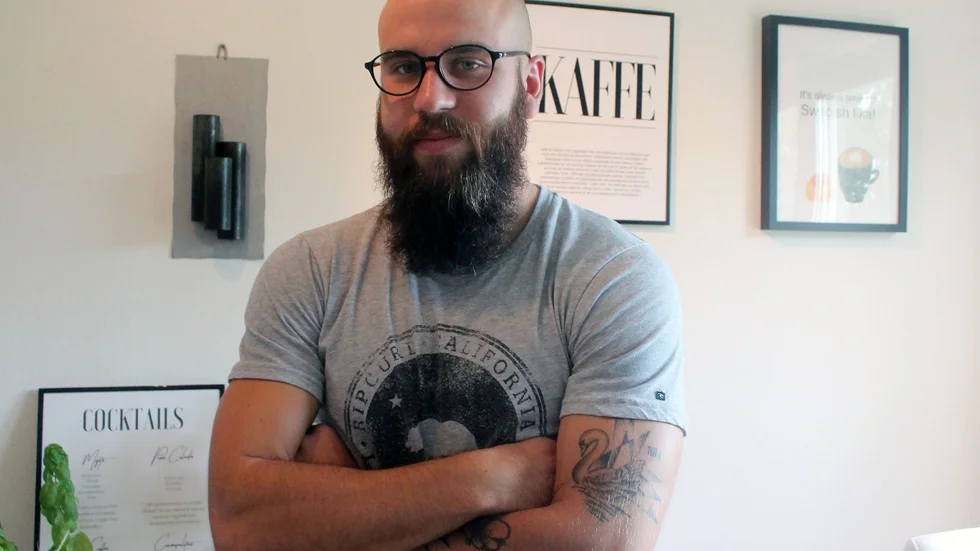 IFK Motalas anfallare Jonas Enander tycker att det är solklart kring Motalas bandyarena: "Isen måste bli bättre".