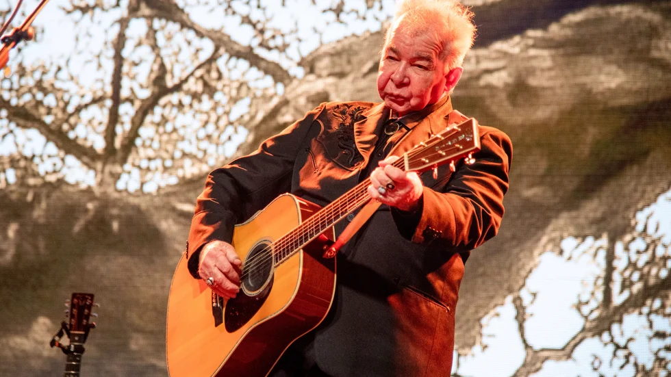 John Prine på scen i Manchester, Tennessee i juni 2019.