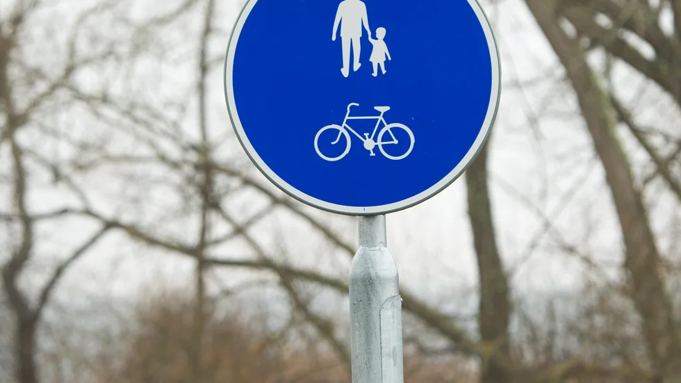 Reglerna för gång- och cykelbana är oklara anser skribenten.