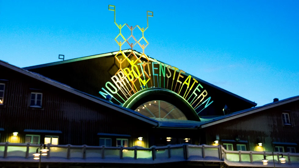 Norrbottensteatern och P4 Norrbotten inleder ett nytt samarbete i skuggan av coronaepidemin. Torsdag 2 april och fredag 3 april gör skådespelare från teatern direktsända kulturella inslag som radiokanalens lyssnare kan önska.
