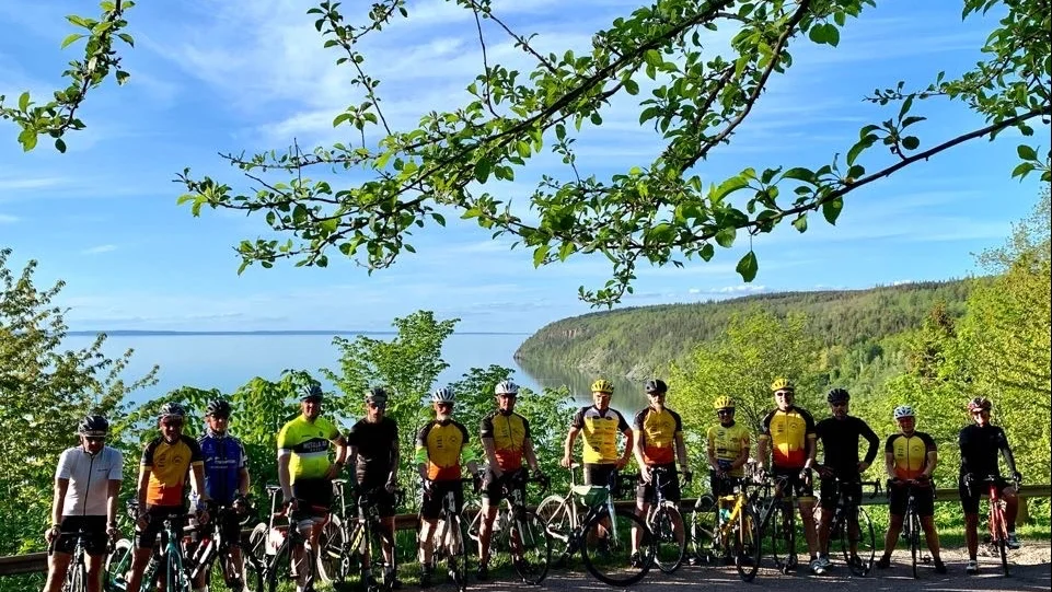 Här är gänget som brukar cykla intervaller ihop på Omberg. Några av dem ska göra en hel "Everesting", medan andra kommer cykla med på mindre etapper.