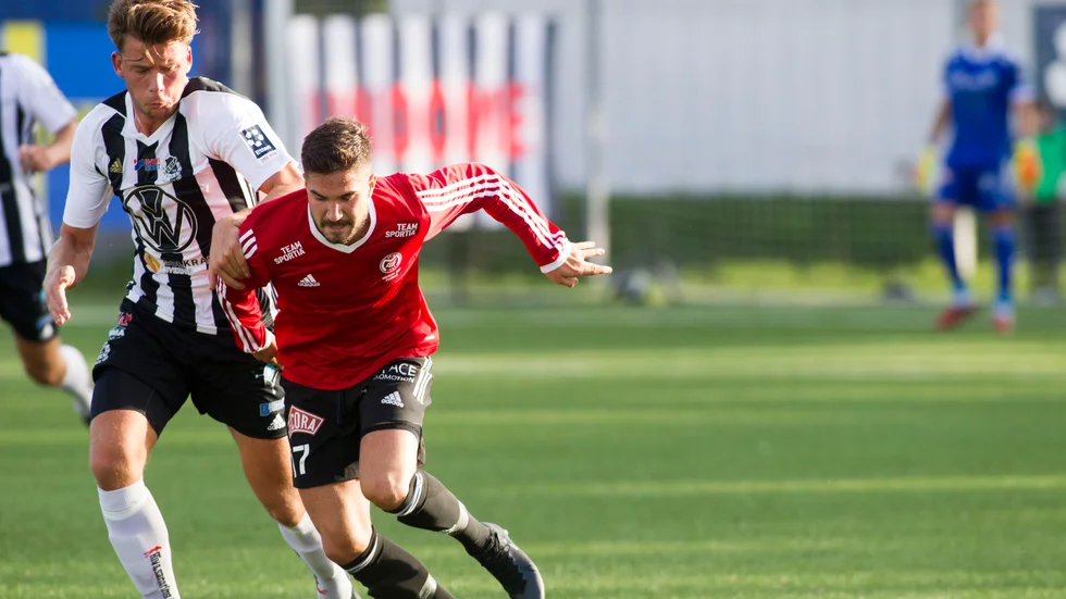 Almin Masic fick riktigt ont i foten efter en tackling borta mot Torn under lördagen. 