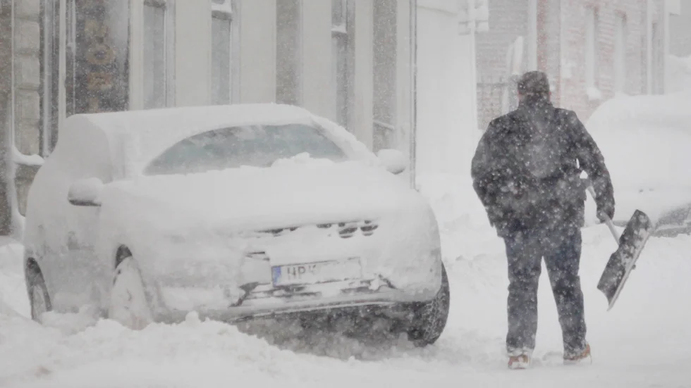 Krönikören minns en vinter då snömängderna var så stora att han blev kvar på Gotland längre än väntat.